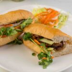  - S1. Bánh Mì với Gà nướng (hoặc Heo nướng, hoặc Bò nướng)