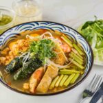  - V2. Bún riêu (hoặc Bánh đa) Cua, Chả lá lốt, Bò tái bắp hoa